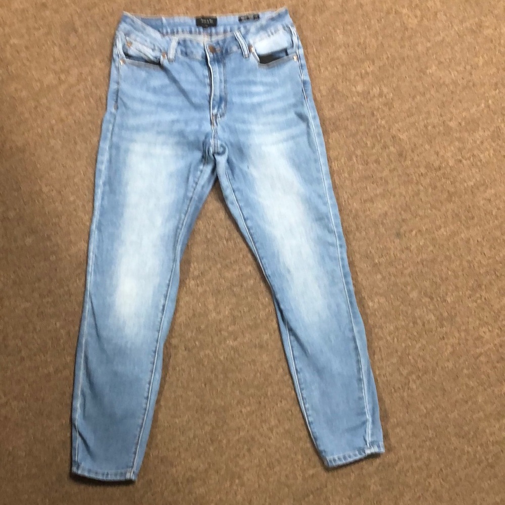 Size 6 Tahari skinny jeans